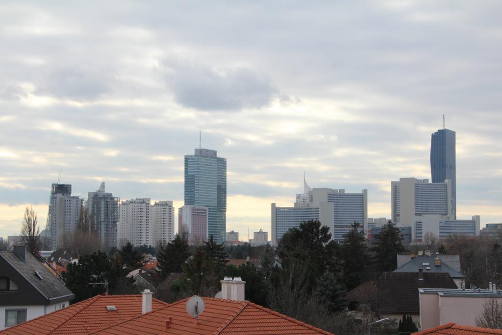 Danube Apartment With City View Vienna Room photo